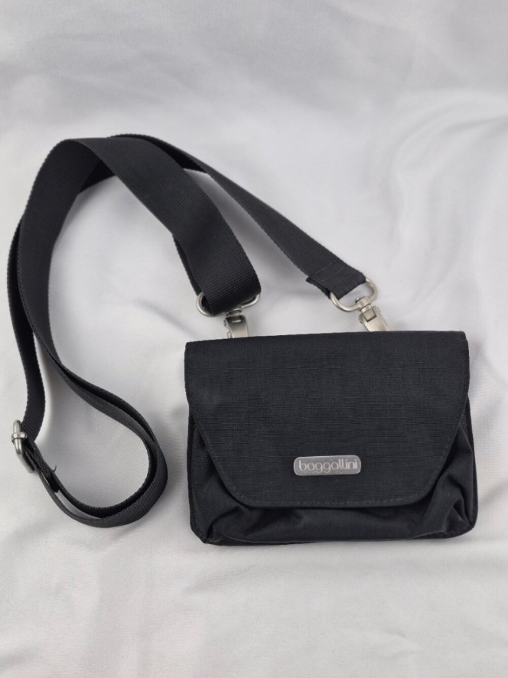 Baggallini Compact Crossbody Wallet Belt Bag